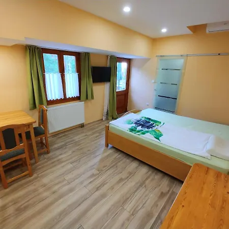 Zoeld Sziget Apartmanhaz * Gyenesdiás