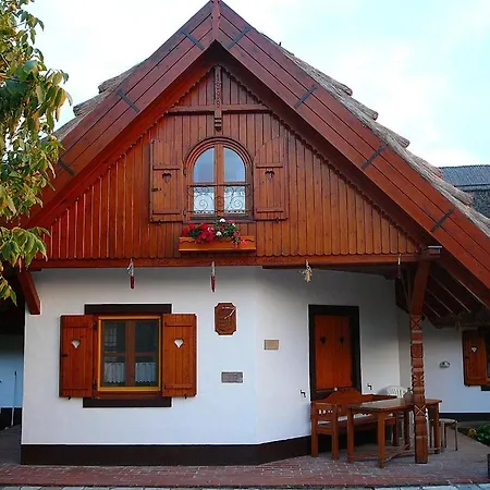 Zoeld Sziget Apartmanhaz * Gyenesdias