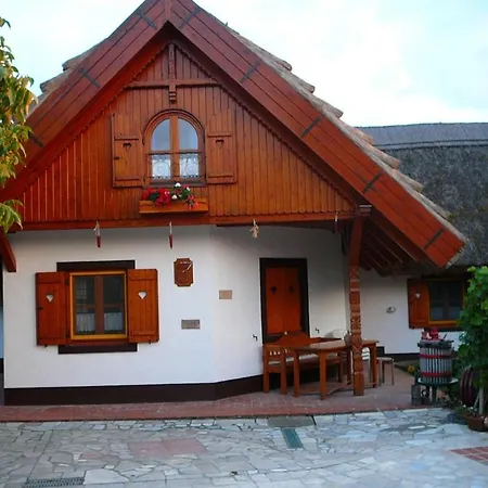 Zoeld Sziget Apartmanhaz Apartment Gyenesdias