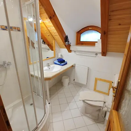 Zoeld Sziget Apartmanhaz * Gyenesdias