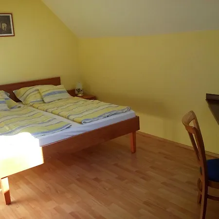 Zoeld Sziget Apartmanhaz * Gyenesdias