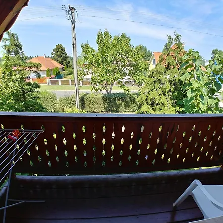 Zoeld Sziget Apartmanhaz דירה גיינסדיאס