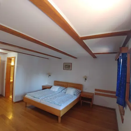 Zoeld Sziget Apartmanhaz Apartment
