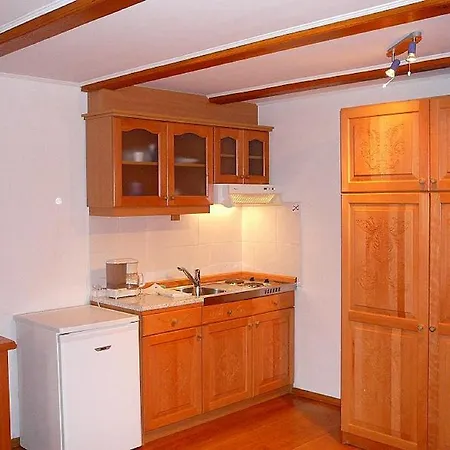 Apartment Zoeld Sziget Apartmanhaz Gyenesdias