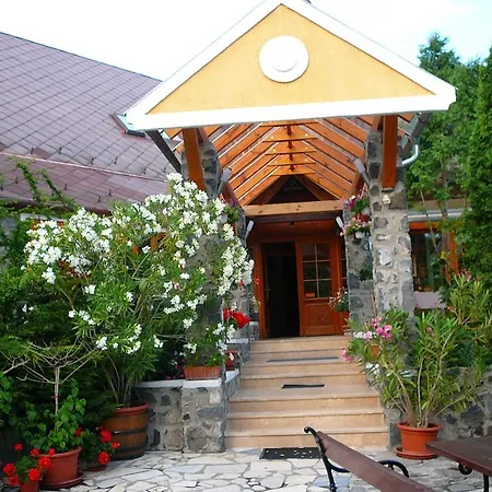 Διαμέρισμα Zoeld Sziget Apartmanhaz *