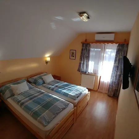 Zoeld Sziget Apartmanhaz