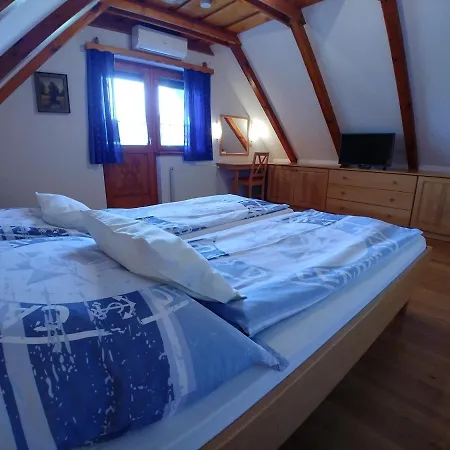 Apartment Zoeld Sziget Apartmanhaz Gyenesdias