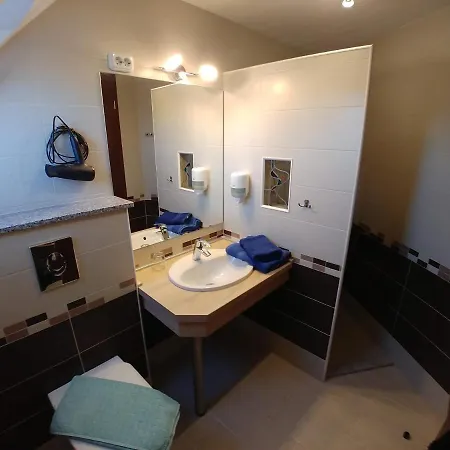 Apartment Zoeld Sziget Apartmanhaz Gyenesdias