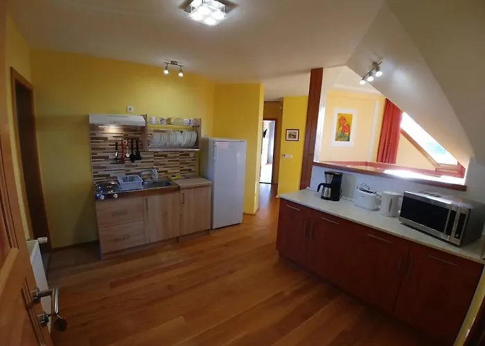 Zoeld Sziget Apartmanhaz * Gyenesdias