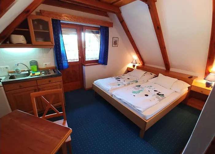Zoeld Sziget Apartmanhaz Apartment
