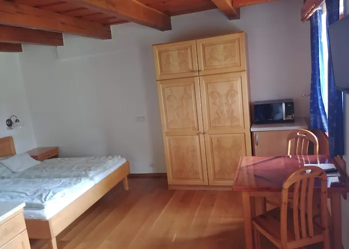 Zoeld Sziget Apartmanhaz * Gyenesdias
